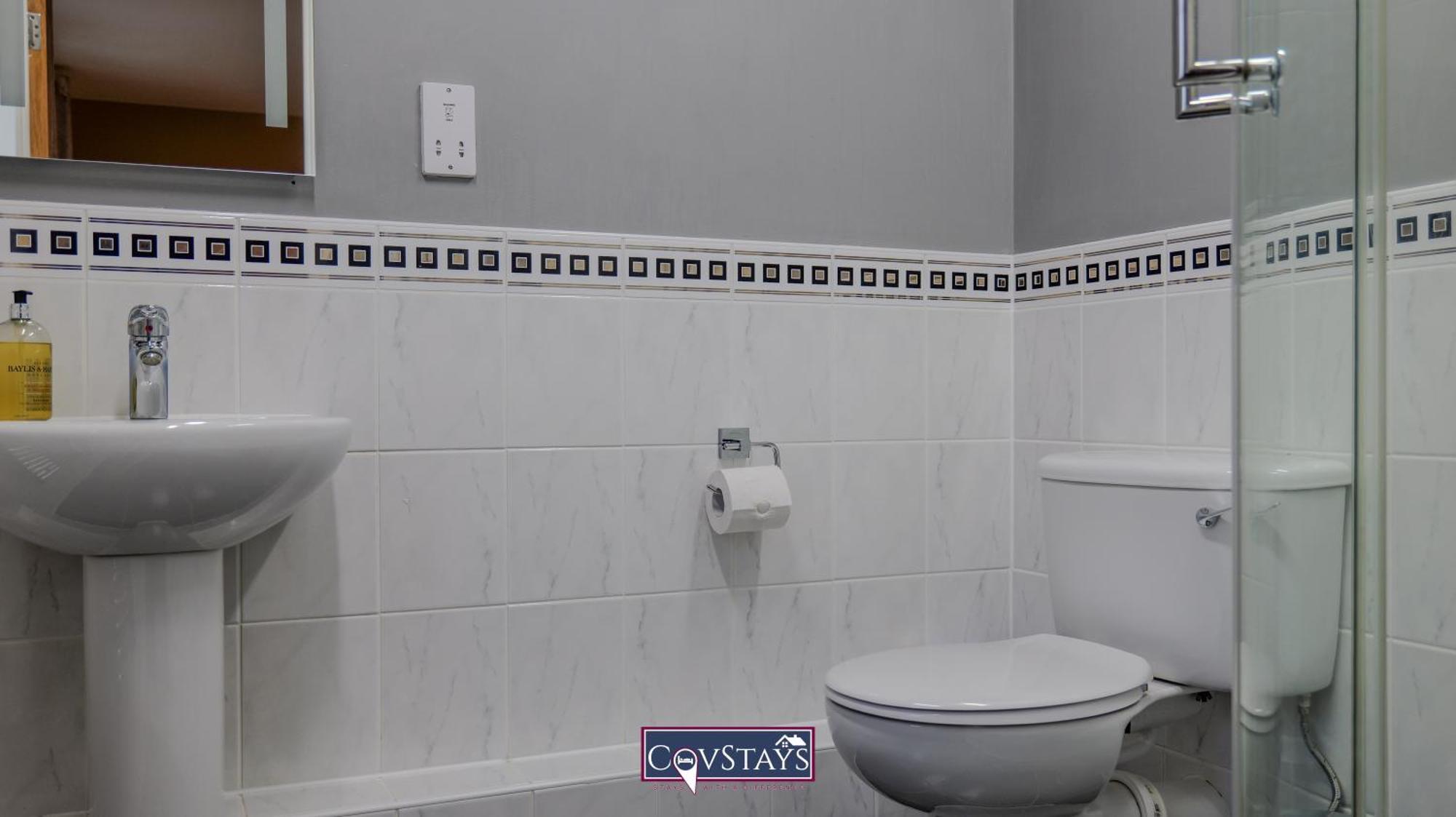 Triumph House - 3-Bed 2-Bath Apartment In Coventry City Centre By Covstays ภายนอก รูปภาพ